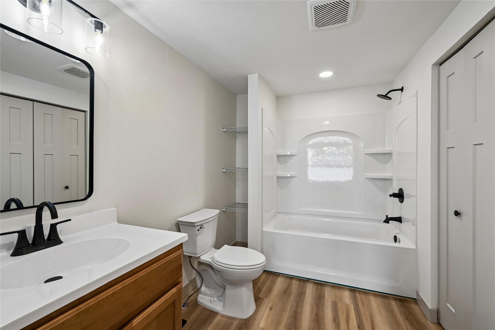 615 7th Avenue Belle Plaine IA 52208