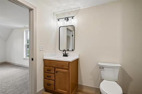 615 7th Avenue Belle Plaine IA 52208