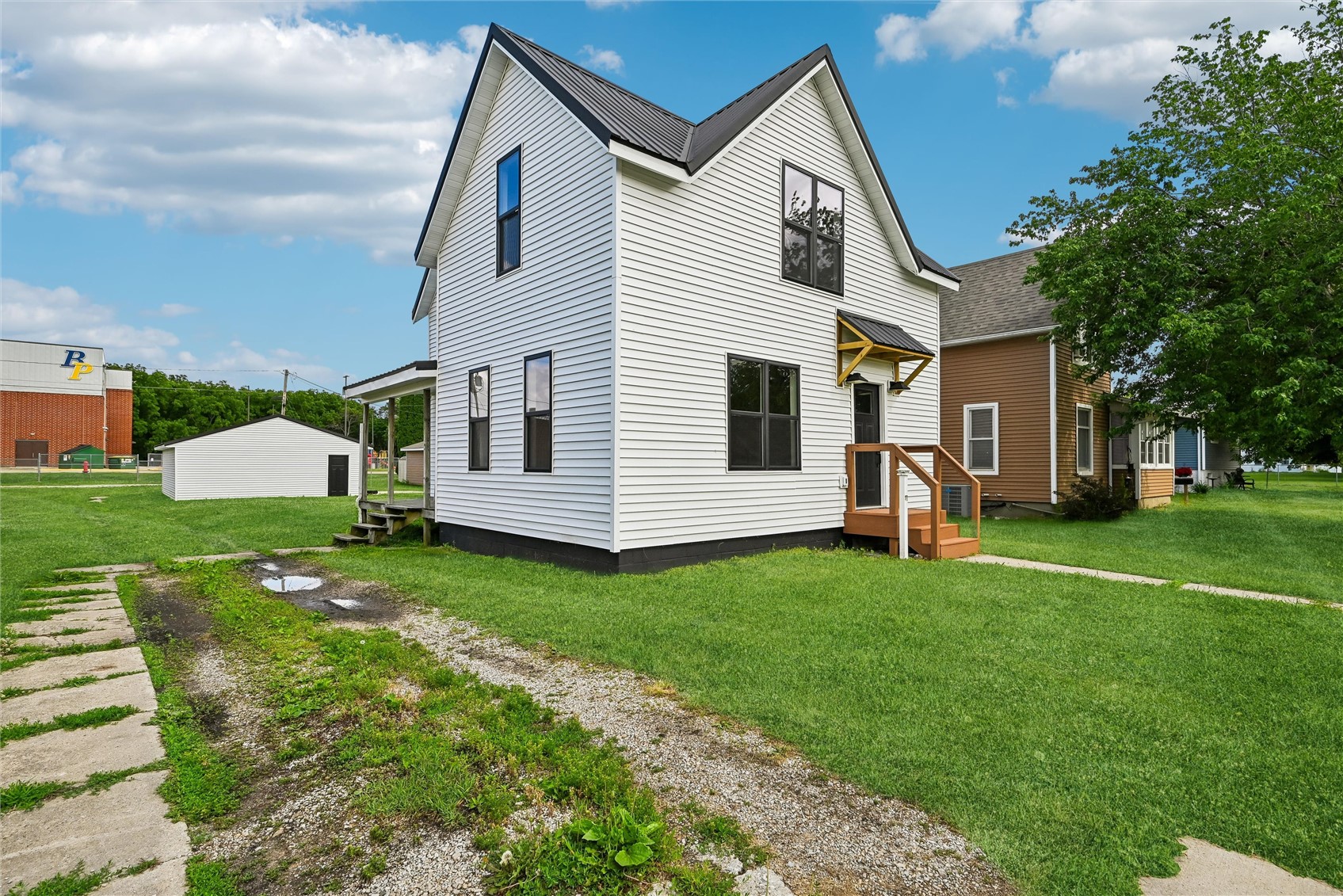 615 7th Avenue Belle Plaine IA 52208