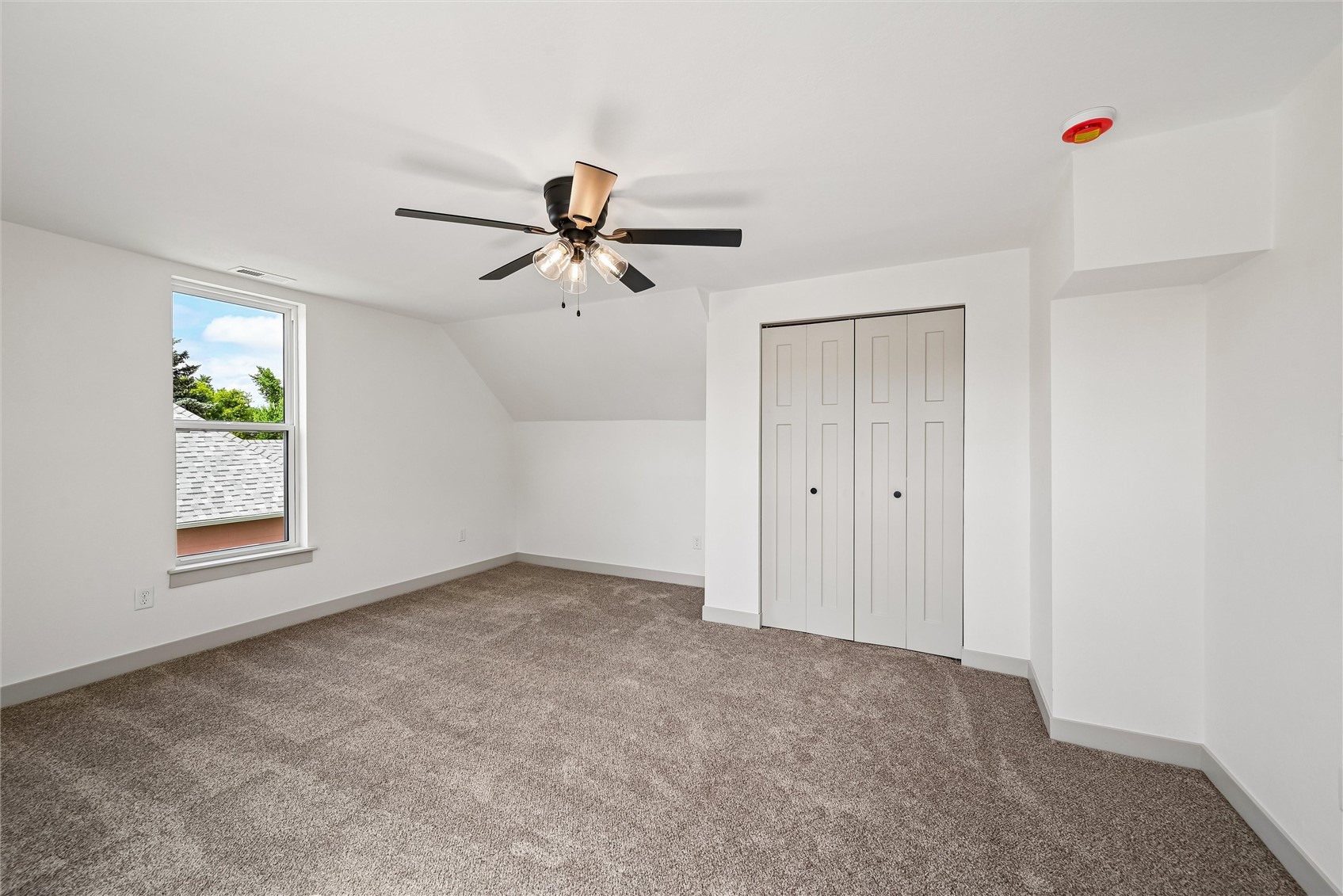615 7th Avenue Belle Plaine IA 52208