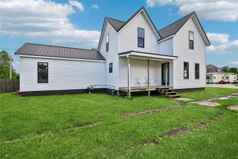 615 7th Avenue Belle Plaine IA 52208