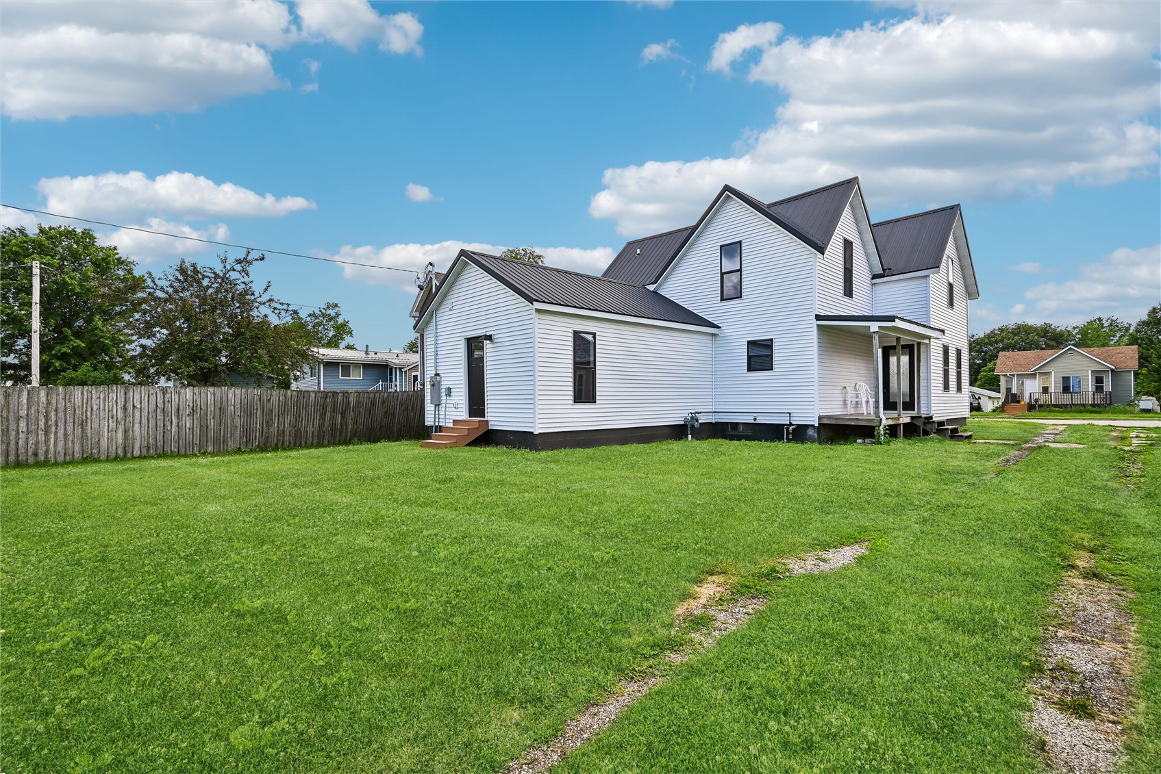 615 7th Avenue Belle Plaine IA 52208
