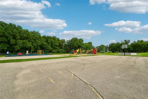 615 7th Avenue Belle Plaine IA 52208