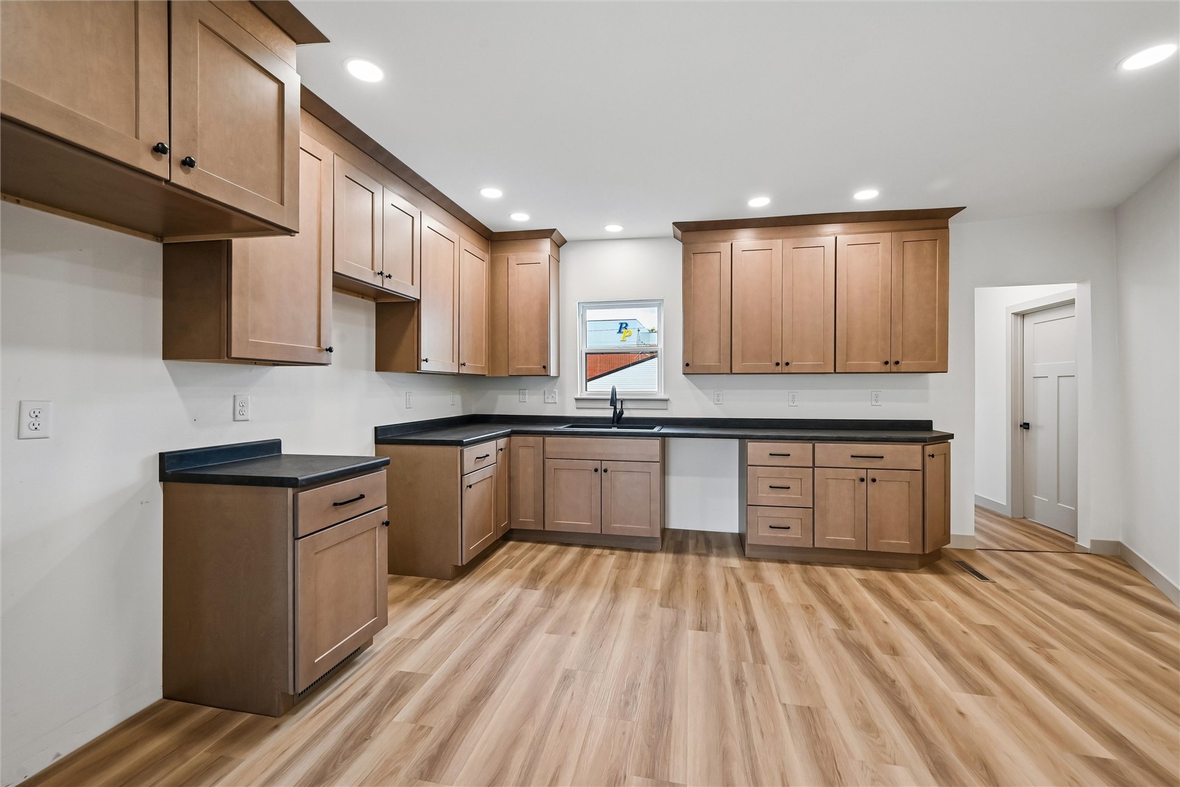 615 7th Avenue Belle Plaine IA 52208
