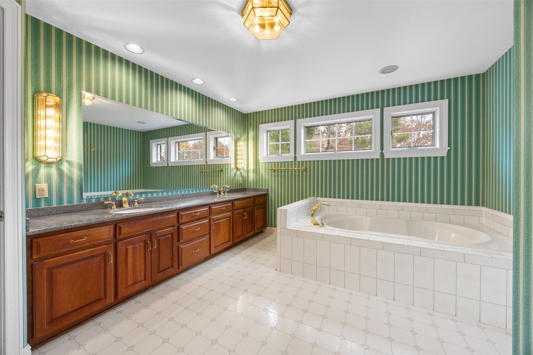 14 Oak Park Place NE Iowa City IA 52240