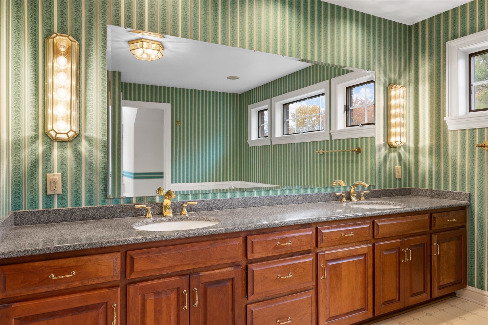 14 Oak Park Place NE Iowa City IA 52240
