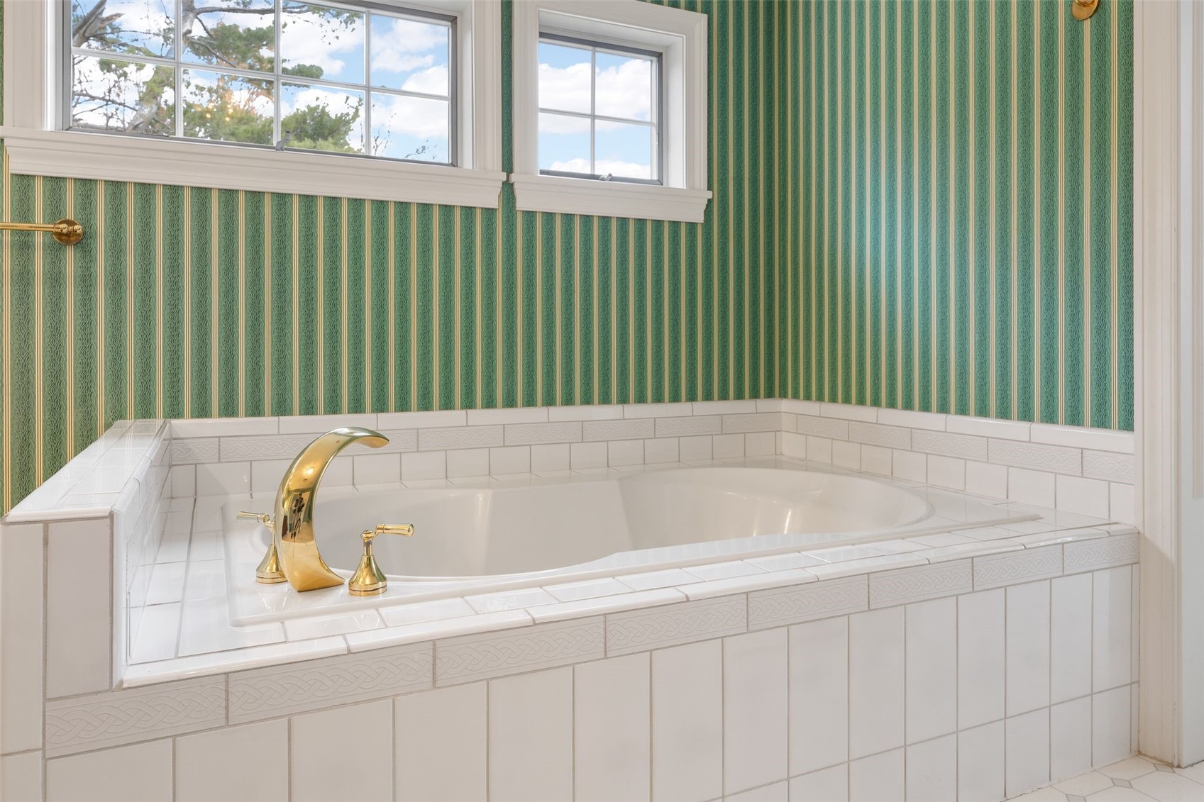 14 Oak Park Place NE Iowa City IA 52240