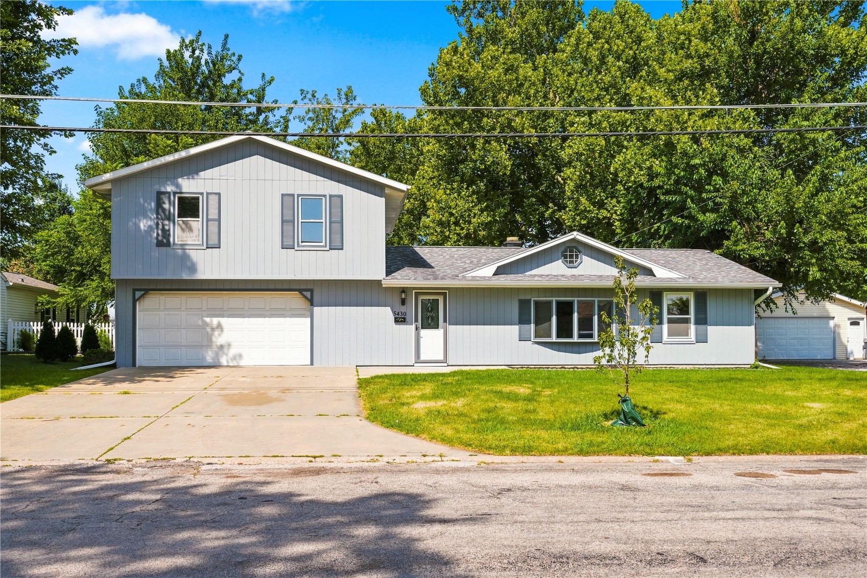 5430 Vermont Street SW Cedar Rapids IA 53404