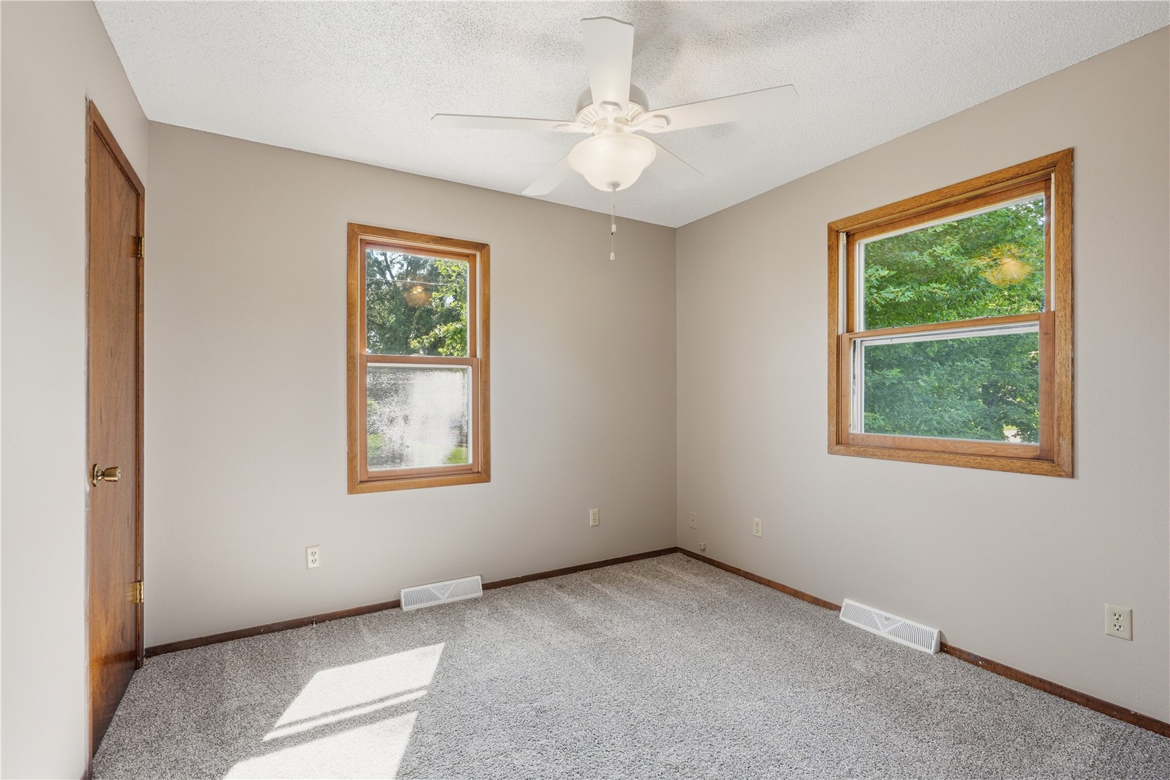 5430 Vermont Street SW Cedar Rapids IA 53404