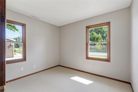 5430 Vermont Street SW Cedar Rapids IA 53404