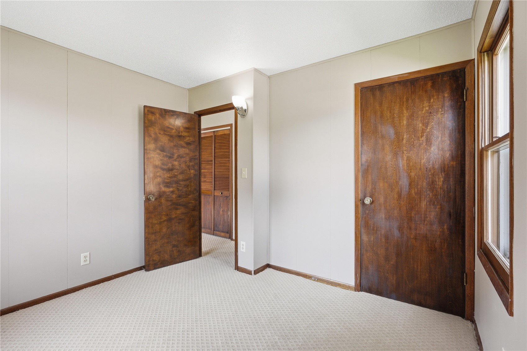 5430 Vermont Street SW Cedar Rapids IA 53404