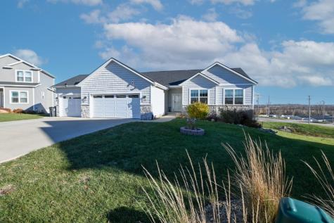 1807 Wycliffe Court SW Cedar Rapids IA 52404
