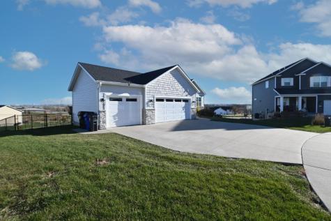 1807 Wycliffe Court SW Cedar Rapids IA 52404