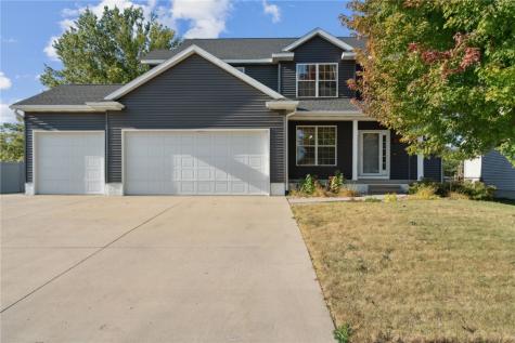 3206 27th Street Court Cedar Rapids IA 52404