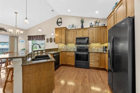440 Driftwood Lane Fairfax IA 52228