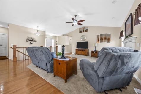 440 Driftwood Lane Fairfax IA 52228