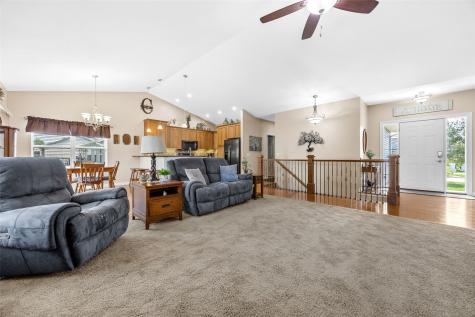 440 Driftwood Lane Fairfax IA 52228