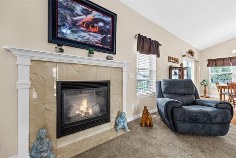 440 Driftwood Lane Fairfax IA 52228