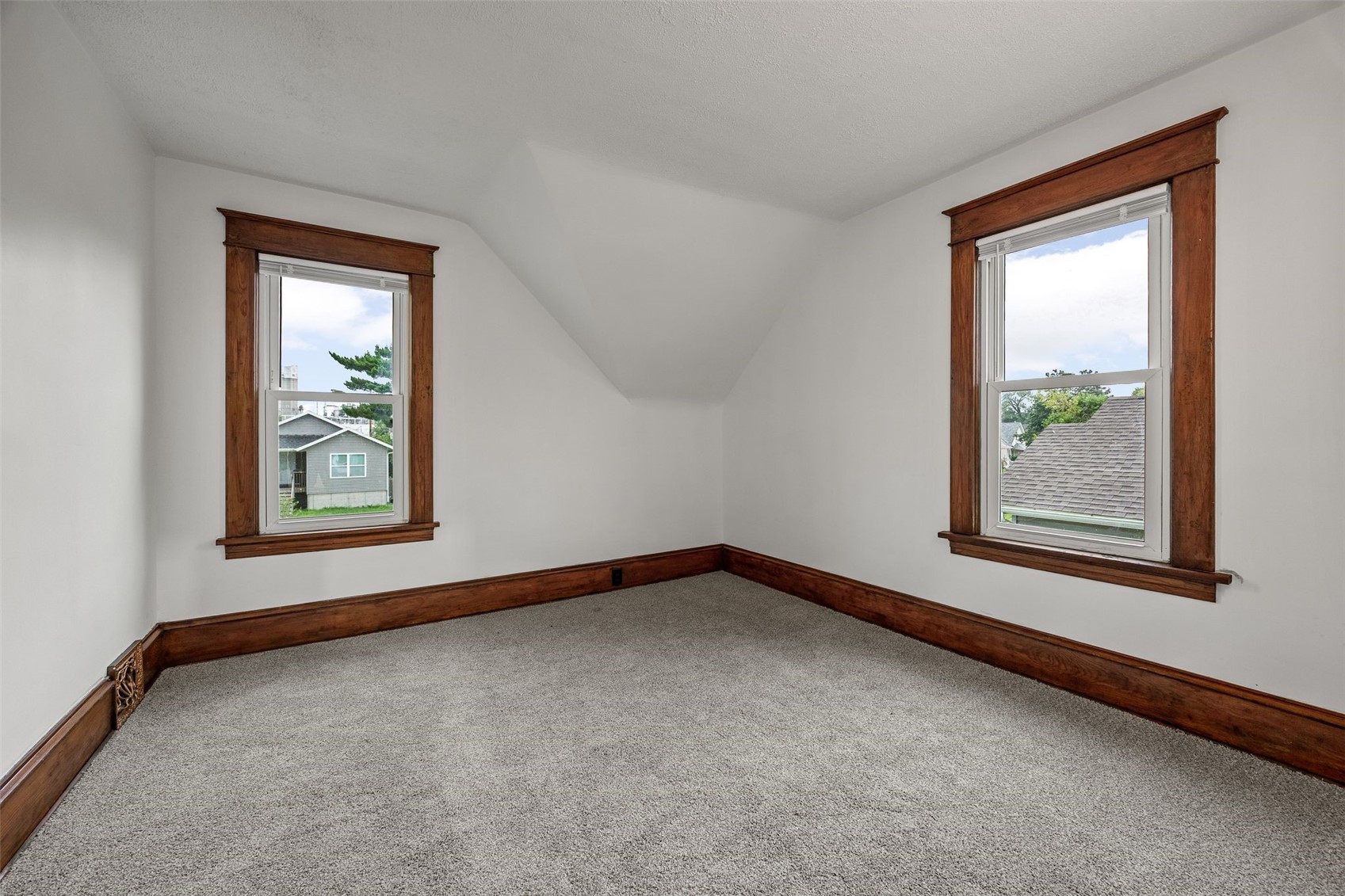 826 10th Avenue Cedar Rapids IA 52404