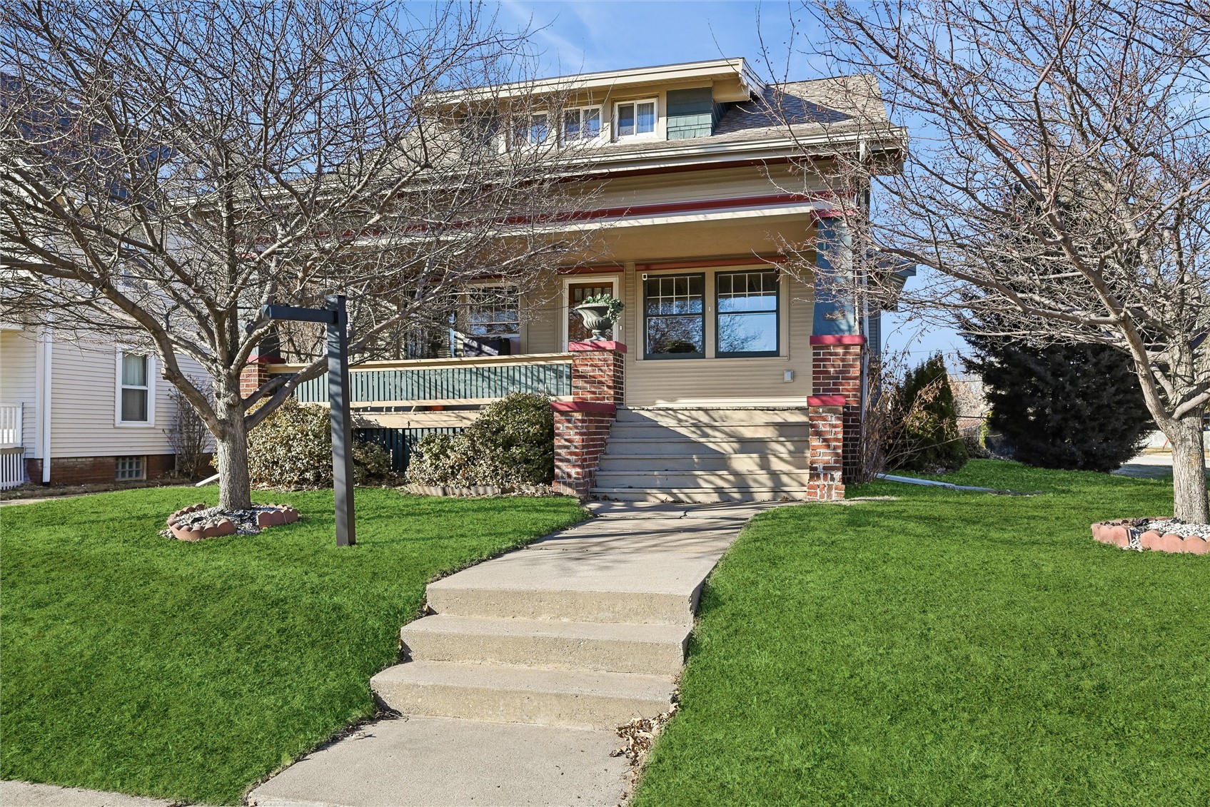 1602 1st Avenue NW Cedar Rapids IA 52405