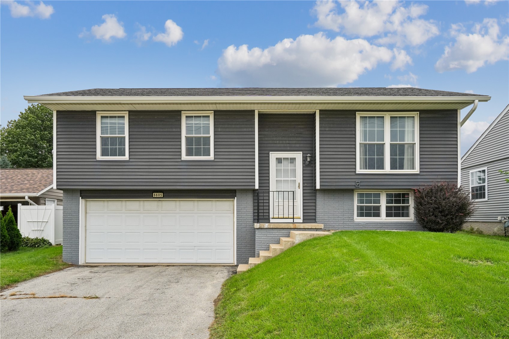 6605 Council Street NE Cedar Rapids IA 52402