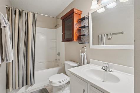 6605 Council Street NE Cedar Rapids IA 52402