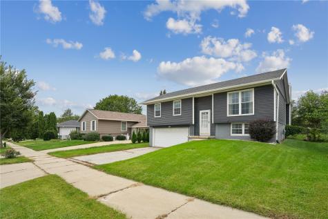 6605 Council Street NE Cedar Rapids IA 52402