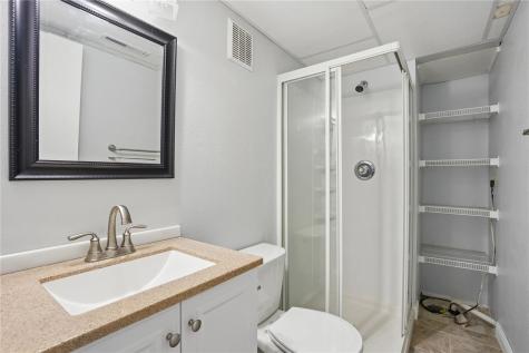 6605 Council Street NE Cedar Rapids IA 52402