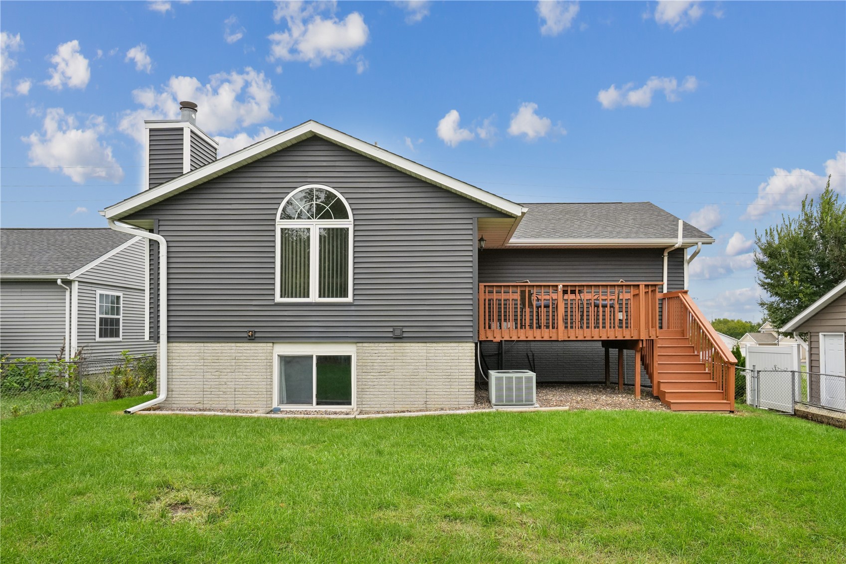 6605 Council Street NE Cedar Rapids IA 52402