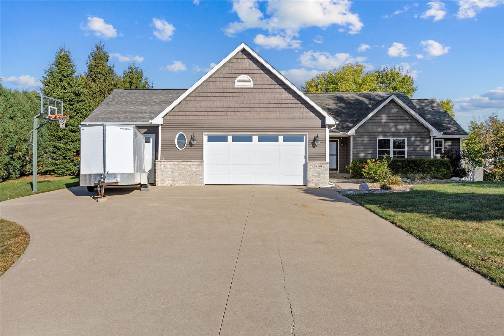 1206 Winchester Circle NE Swisher IA 52338