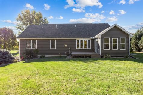1206 Winchester Circle NE Swisher IA 52338