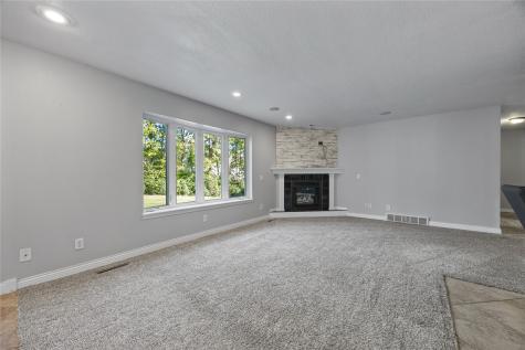 1206 Winchester Circle NE Swisher IA 52338