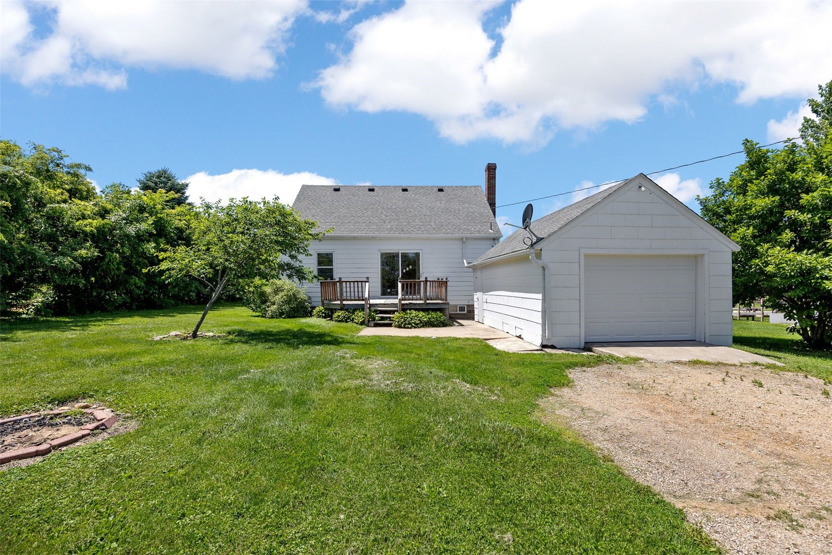 305 7th Avenue Clarence IA 52216