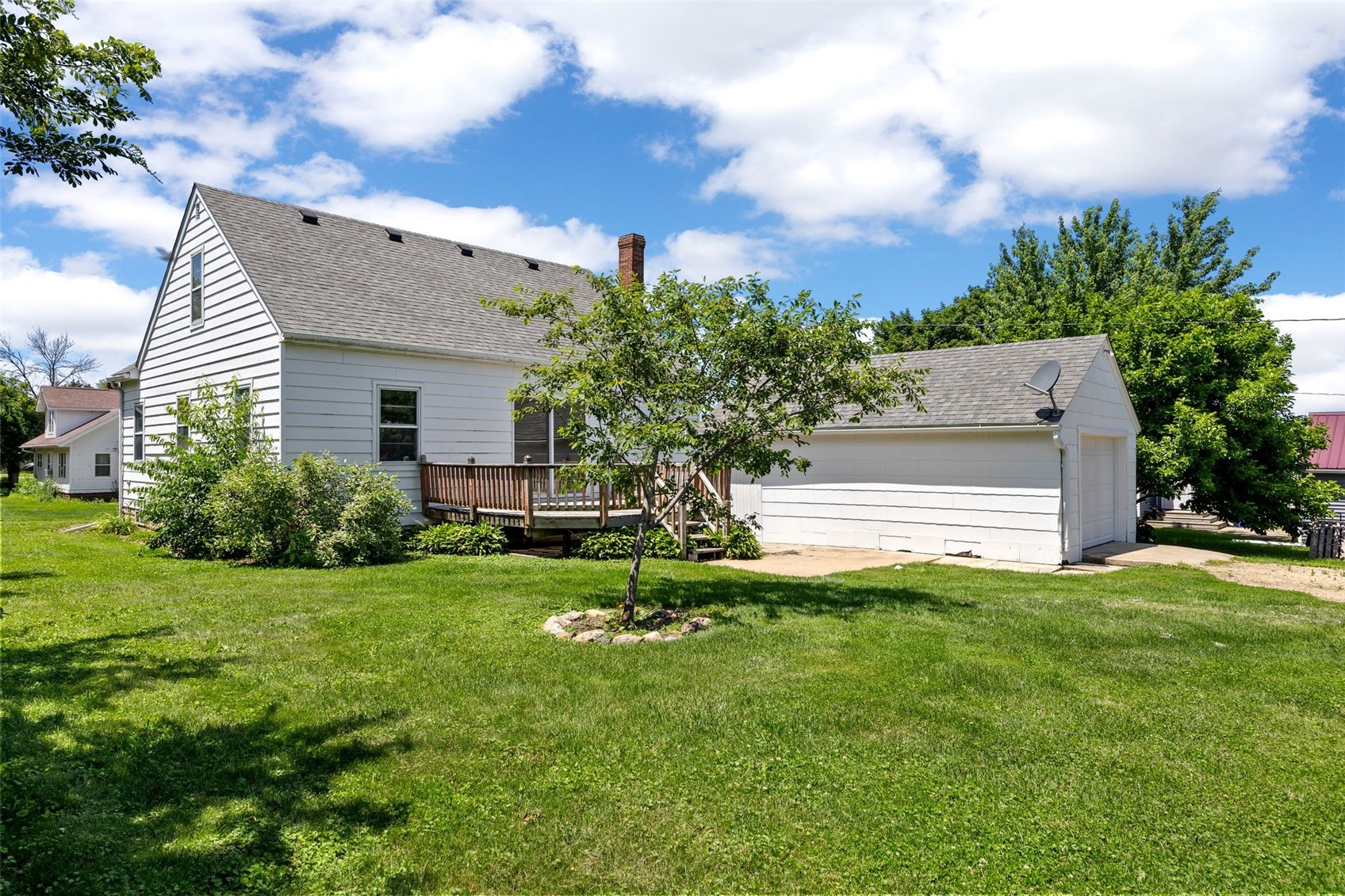 305 7th Avenue Clarence IA 52216