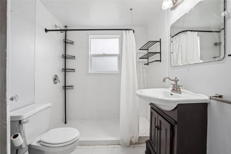 388 W Hilton Street Marengo IA 52301