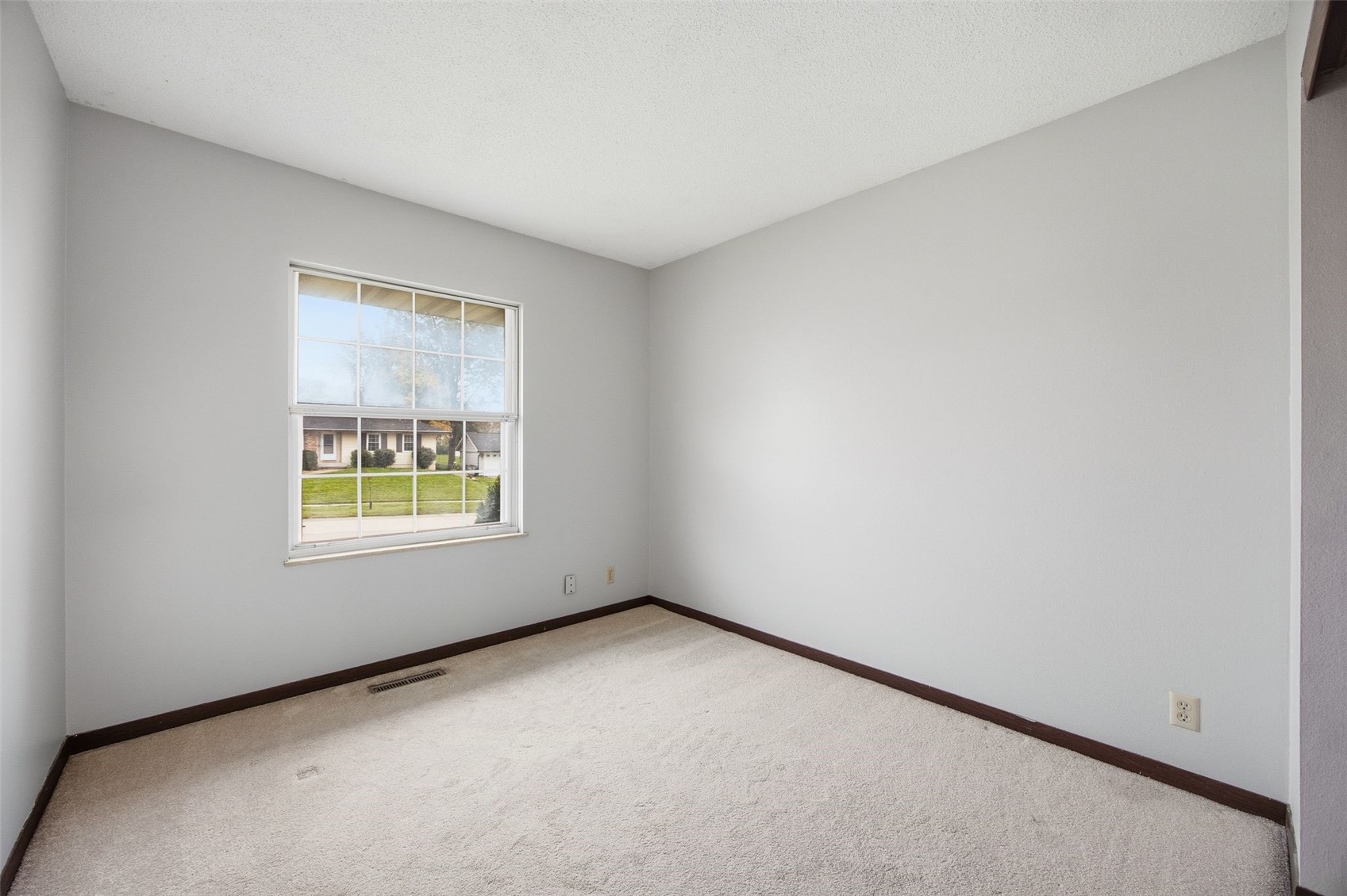 114 Sand Lane NW Cedar Rapids IA 52405