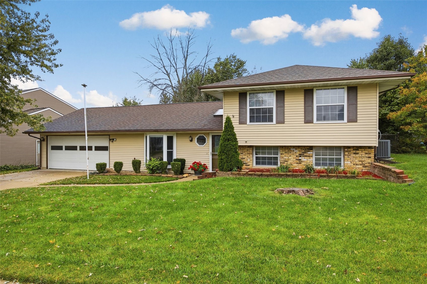 114 Sand Lane NW Cedar Rapids IA 52405