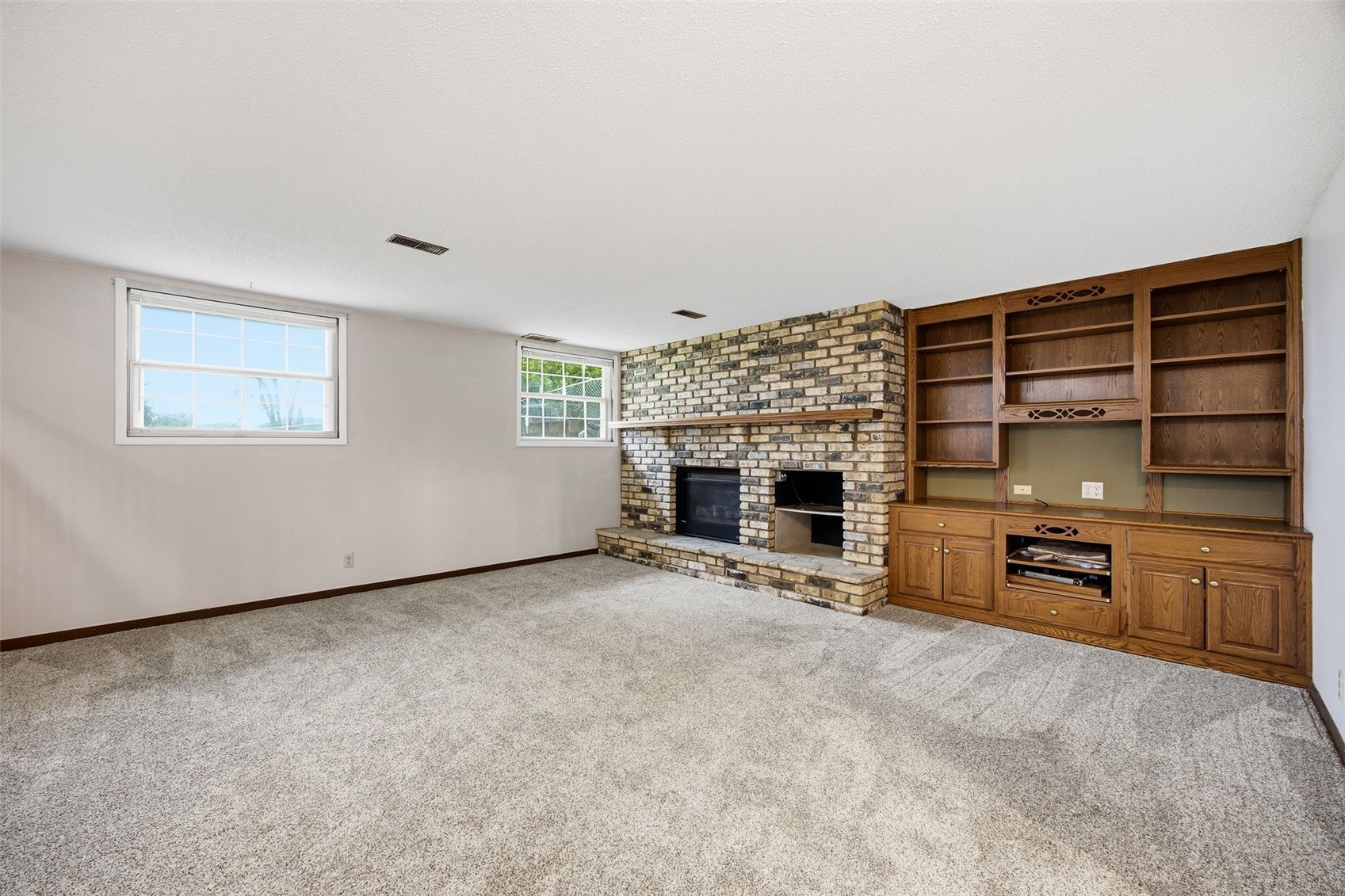 114 Sand Lane NW Cedar Rapids IA 52405