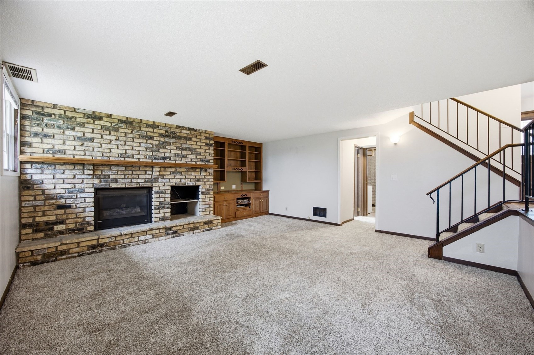 114 Sand Lane NW Cedar Rapids IA 52405