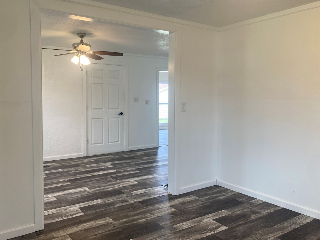 1002 S 8th Avenue Vinton IA 52349