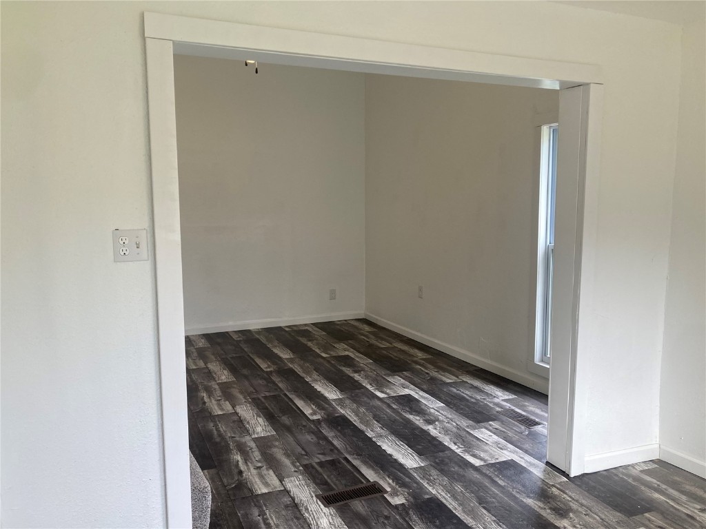 1002 S 8th Avenue Vinton IA 52349