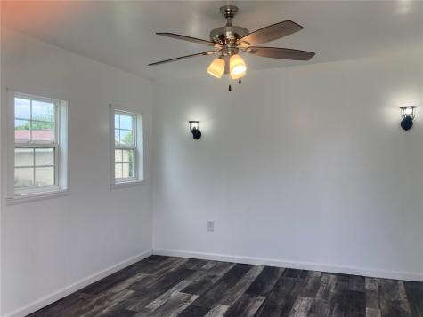 1002 S 8th Avenue Vinton IA 52349