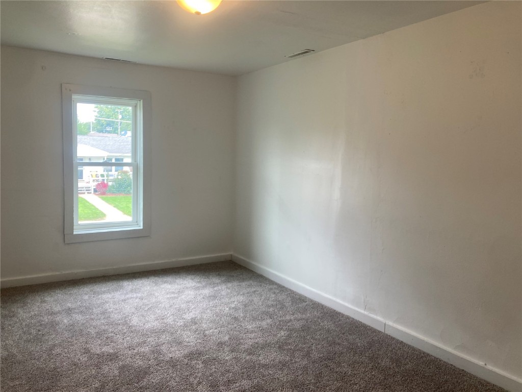 1002 S 8th Avenue Vinton IA 52349