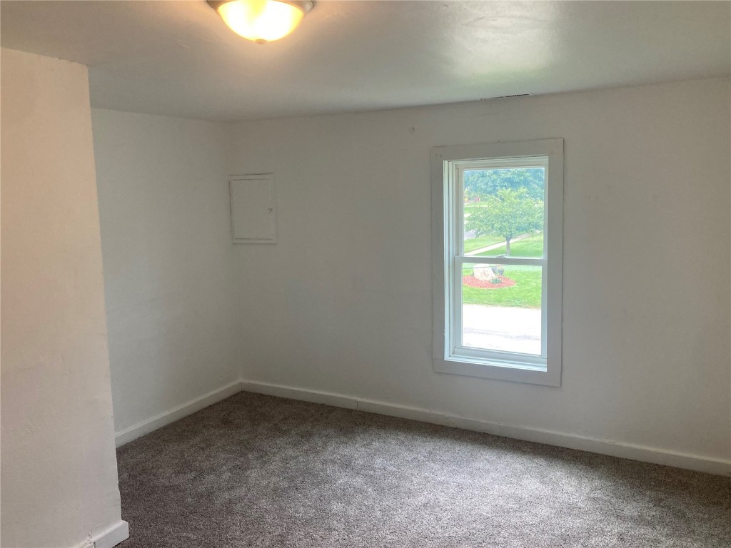 1002 S 8th Avenue Vinton IA 52349
