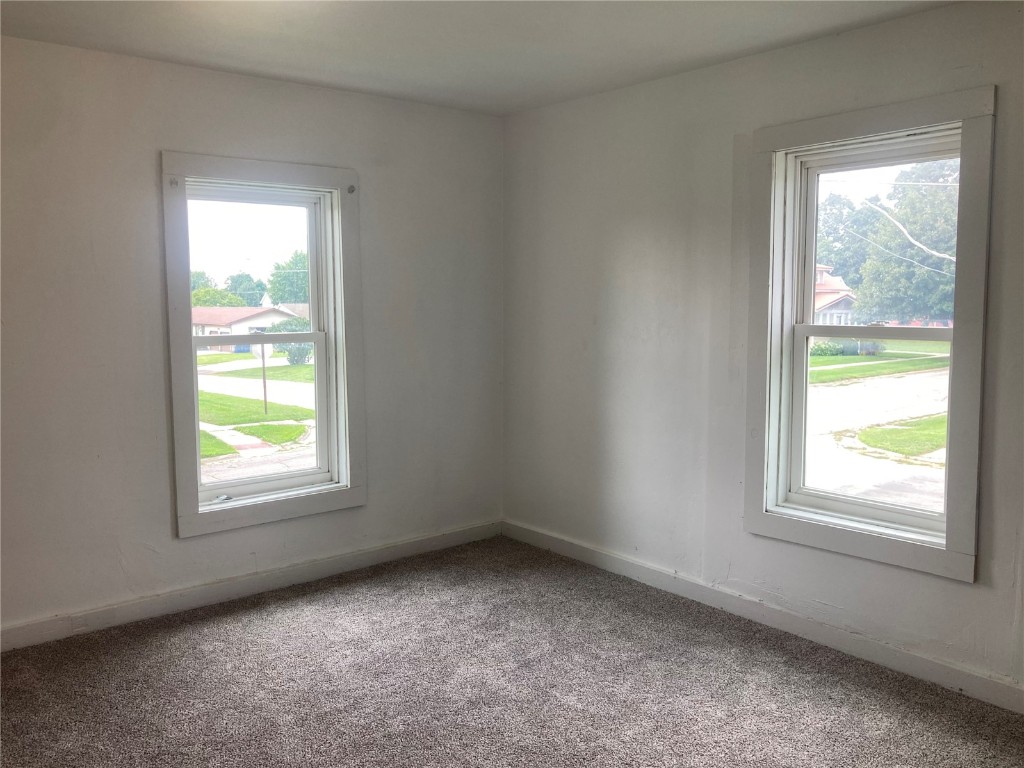 1002 S 8th Avenue Vinton IA 52349