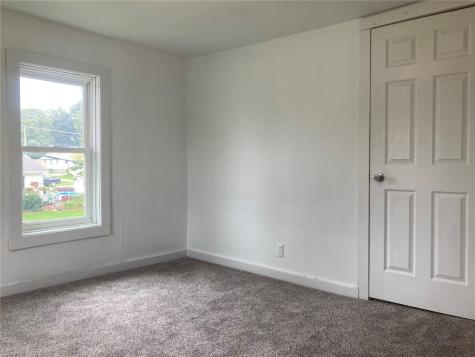 1002 S 8th Avenue Vinton IA 52349