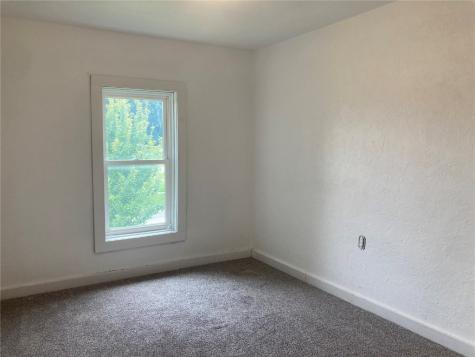 1002 S 8th Avenue Vinton IA 52349