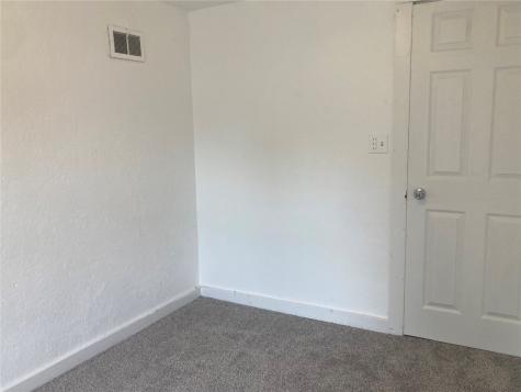 1002 S 8th Avenue Vinton IA 52349