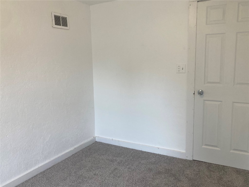 1002 S 8th Avenue Vinton IA 52349