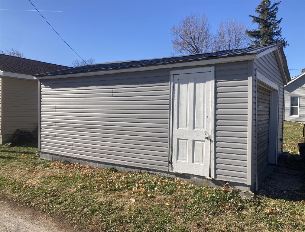 1002 S 8th Avenue Vinton IA 52349